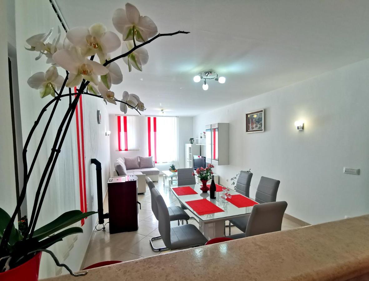 Parun Appartement Pula Buitenkant foto